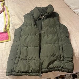 Old navy puffer vest